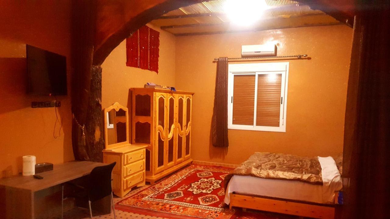 Kasbah Meteorites Imi n'Ouzrou Exterior foto